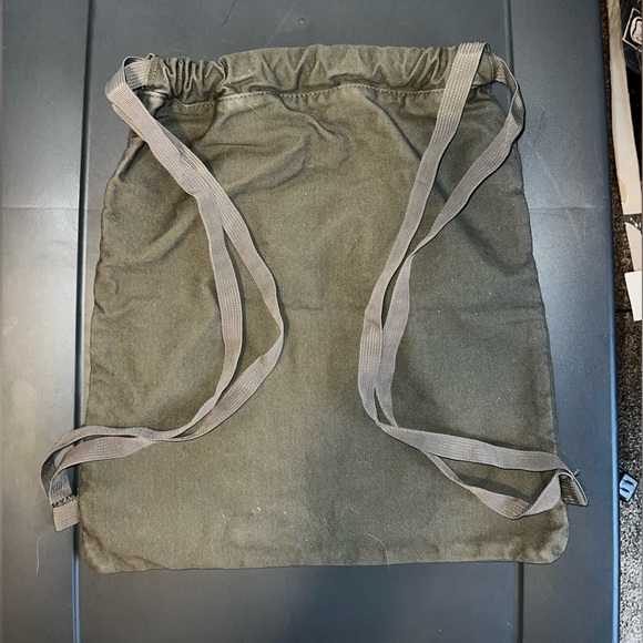 DISNEY Epcot Rose and Crown String backpack - Picture 2 of 2